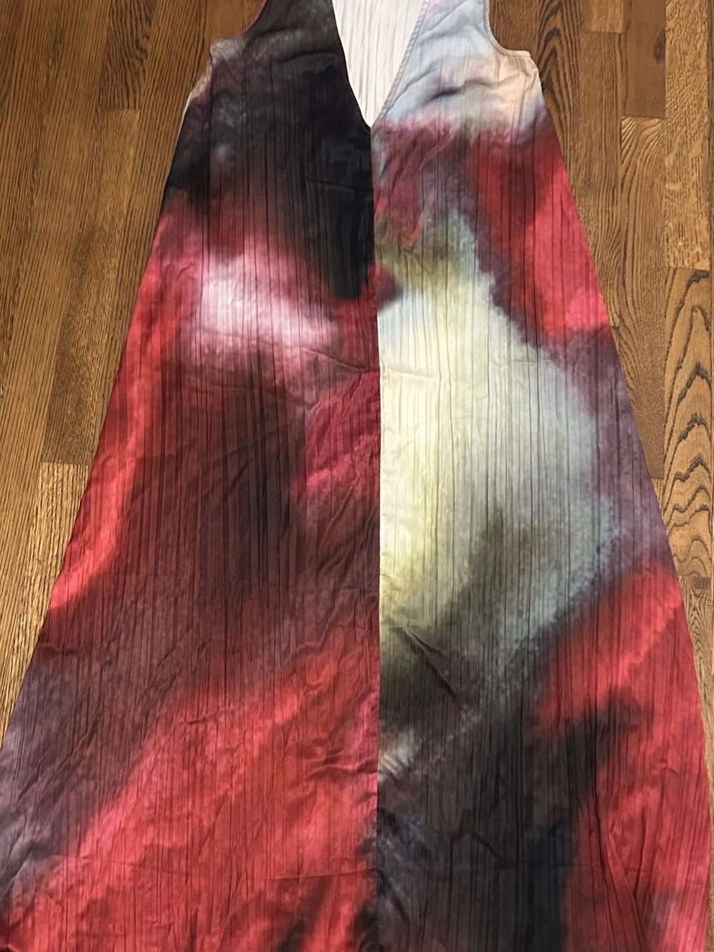 Pleated Maxi Cocktail Dress in Burgundy green Print deep low v back - Picture 6 of 9